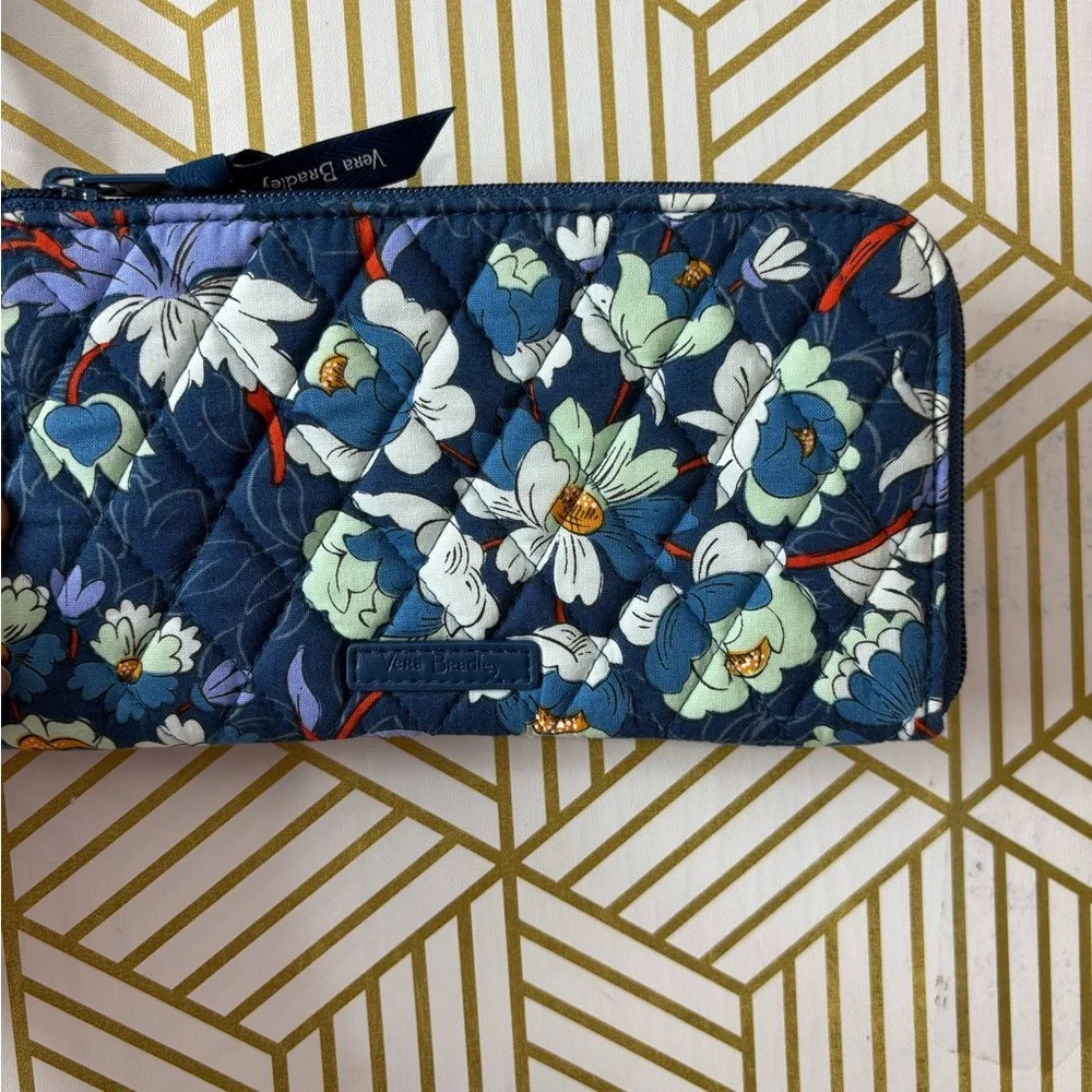 Vera Bradley Navy Floral Quilted Wristlet Wallet